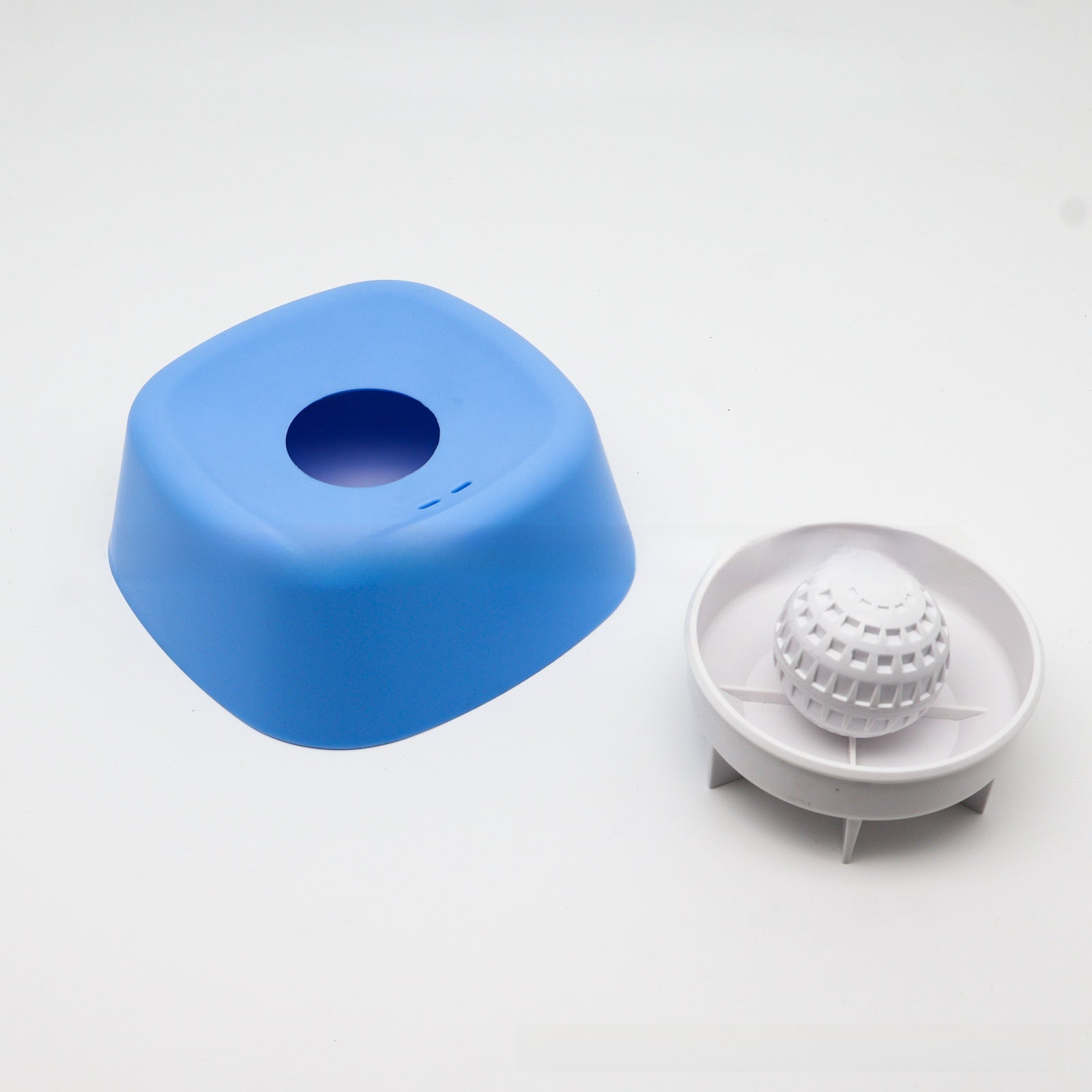 Spherical Pet Licking Slow Feeder Bowl
